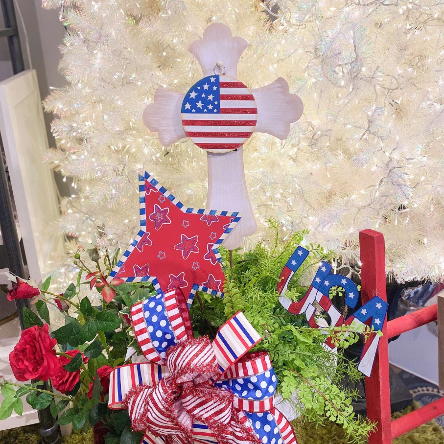 The Round Top Collection Table Decor | American Flag Charm